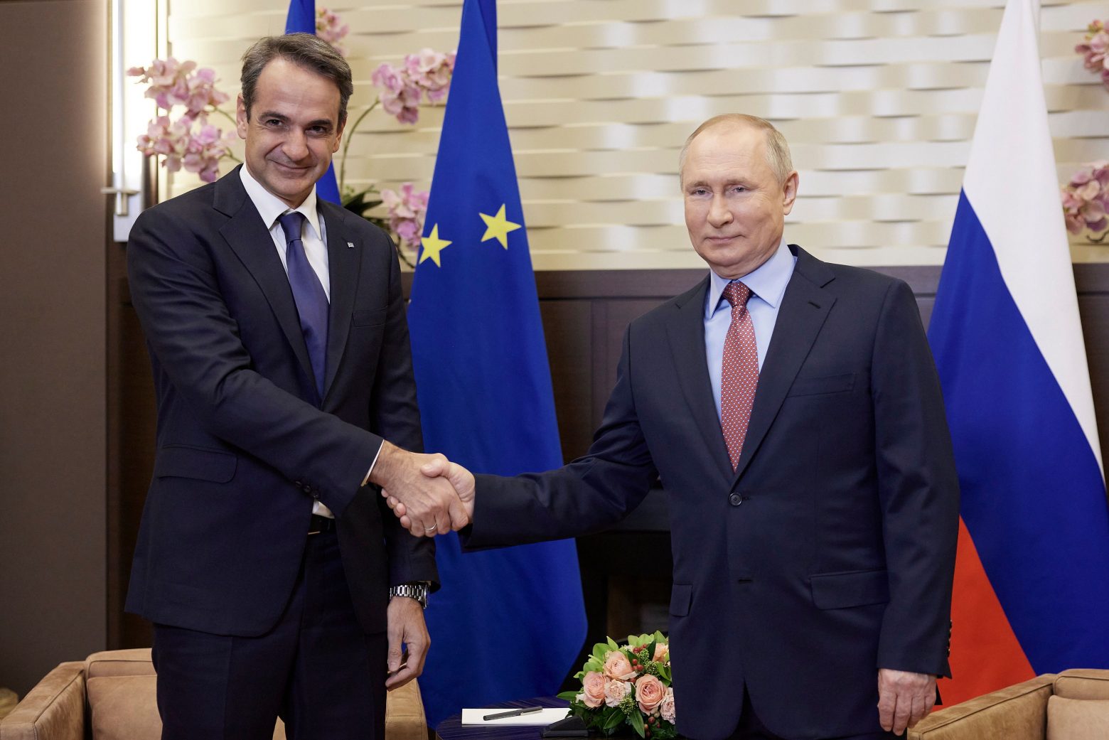 Putinmitsotakis.jpeg